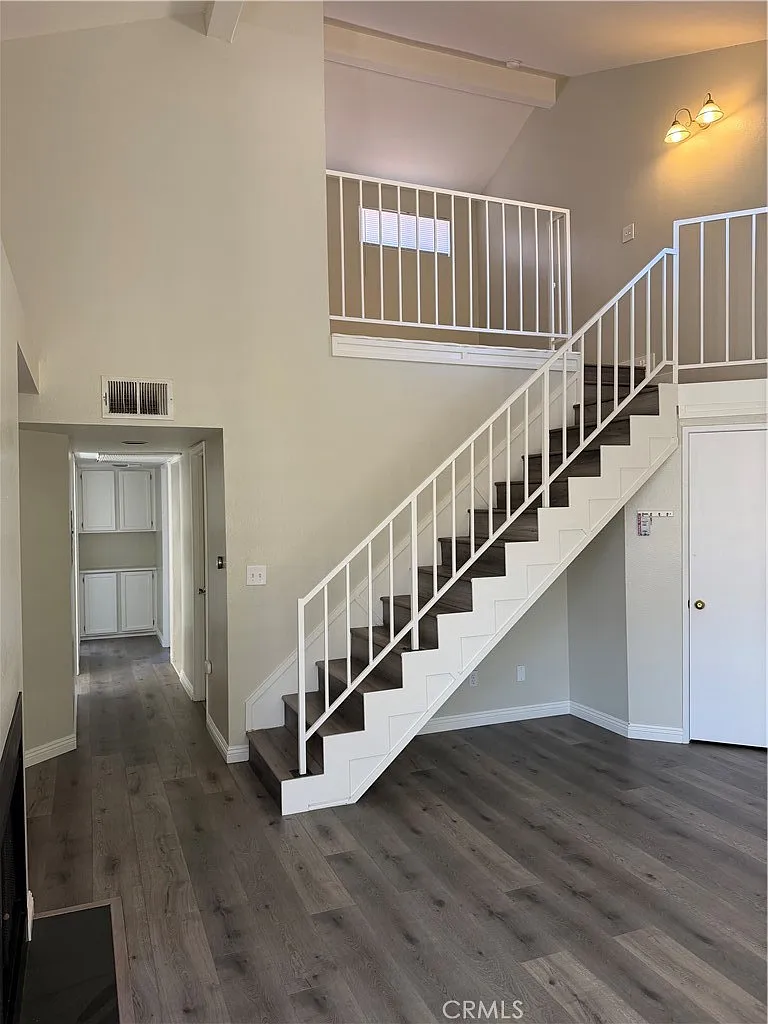 3 bed, 1078 sqft, $2,900 — Photo 1