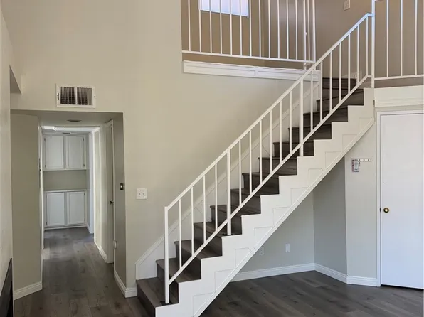 19814 Sandpiper Pl, Newhall, CA 91321