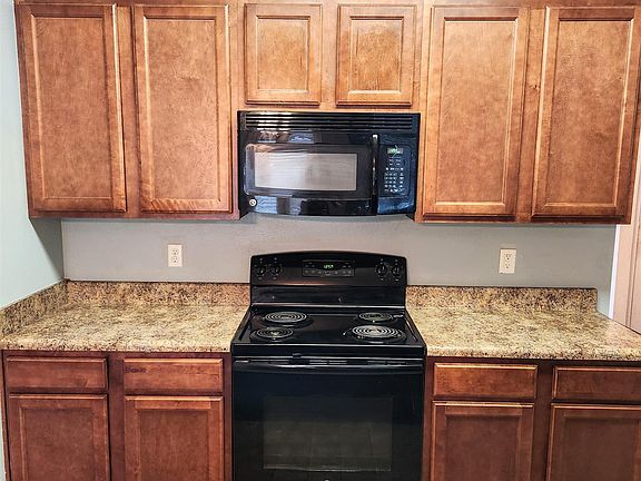 4th image of 2183 Waltham St