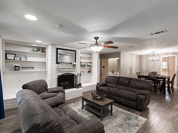 2nd image of 3246 Hunters Glen Dr