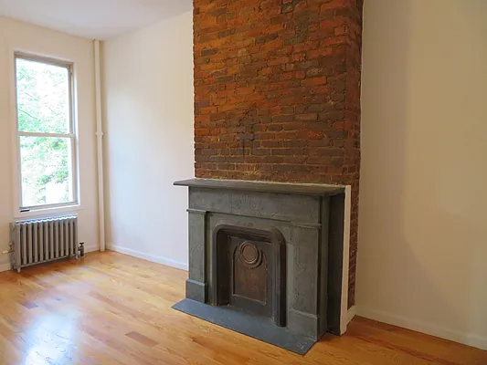 Rented by DGW N Y Realty Group LLC | media 7