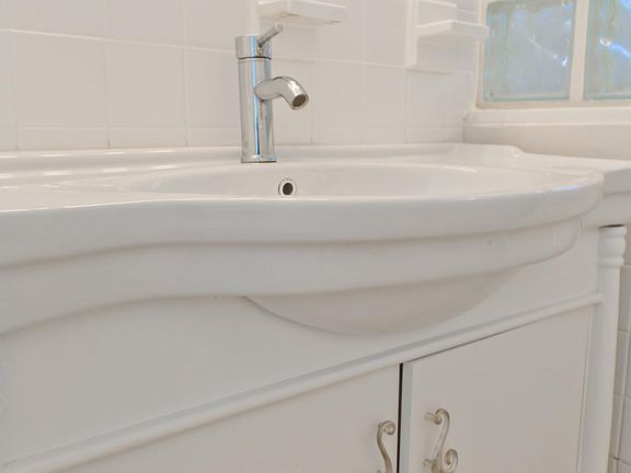 5th image of 2822 Pine Tree Dr #11