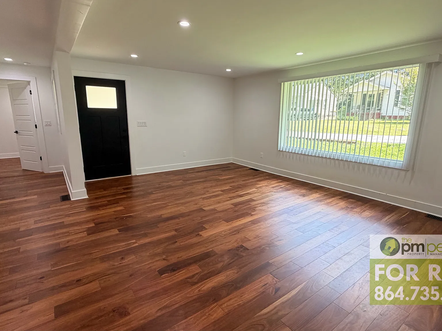 3 bed, 990 sqft, $1,695 — Photo 2