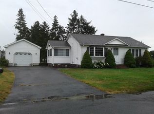 24 Ridgeview Cir, Ludlow, MA 01056