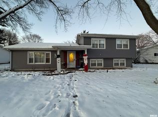 820 W McDonough St, Macomb, IL 61455