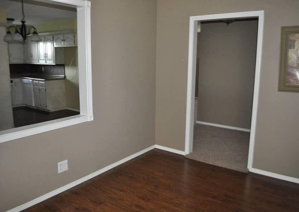 1st image of 517 W Silver Meadow Dr