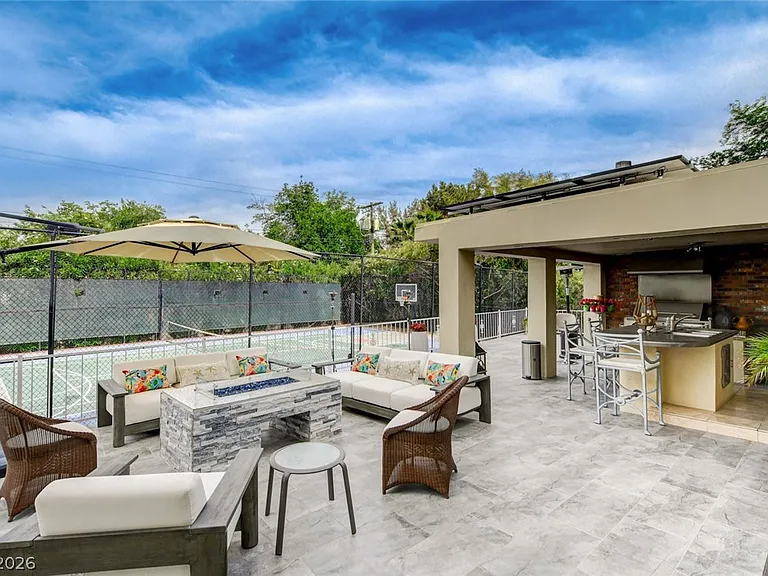 7001 Alamitos Cir — Photo 57