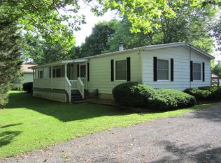 308 S Locust St, Highland, IL 62249