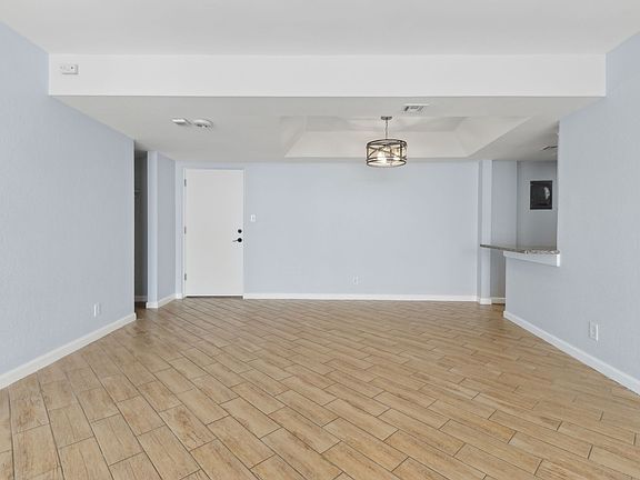 5th image of 1601 Ocean Dr S APT 907