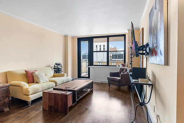 Sold by Redfin Real Estate | media 19