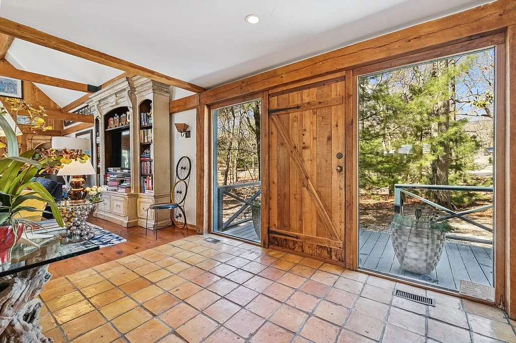 East Hampton Home - Without the Purchase Price — Photo 4