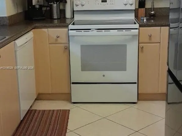 2280 SW 32nd Ave APT 209, Miami, FL 33145