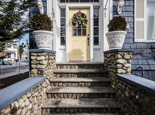 31-33 Barney St, Warren, RI 02885