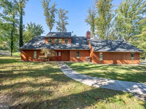 533 Pugh Rd, Strafford, PA 19087