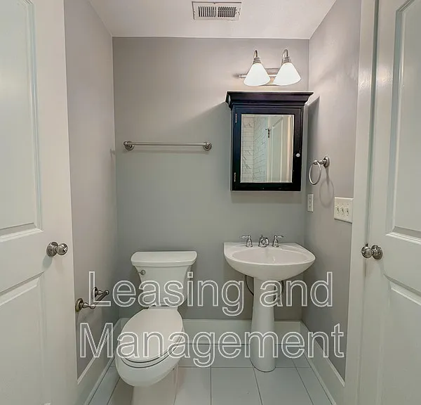 13 Corinne St — Photo 13