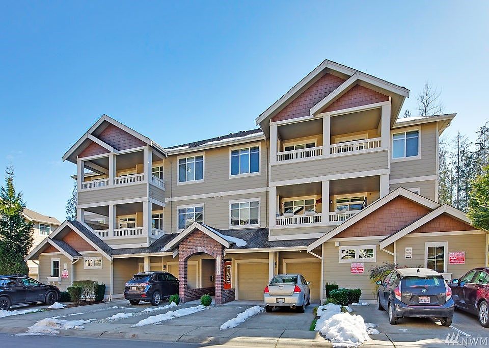 1st image of 23925 NE 115th Ln Unit 102