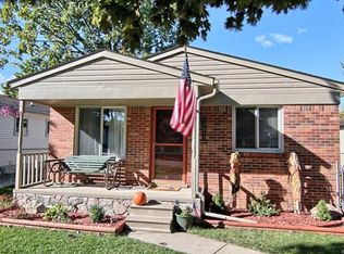 39477 Chart St, Harrison Township, MI 48045