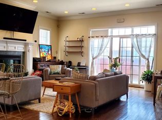 3929 N Western Ave APT 2S, Chicago, IL 60618