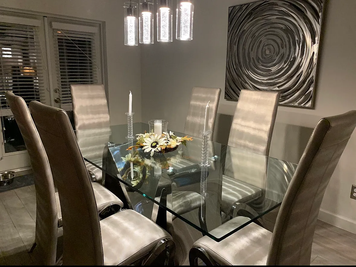 3 bed, 1100 sqft, $1,100 — Photo 4