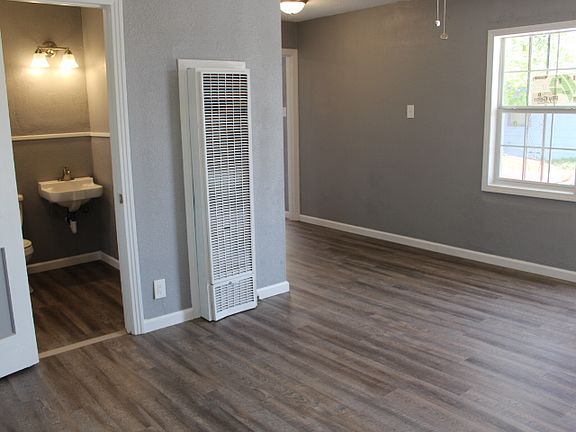 3rd image of 305 5th Ave APT 2