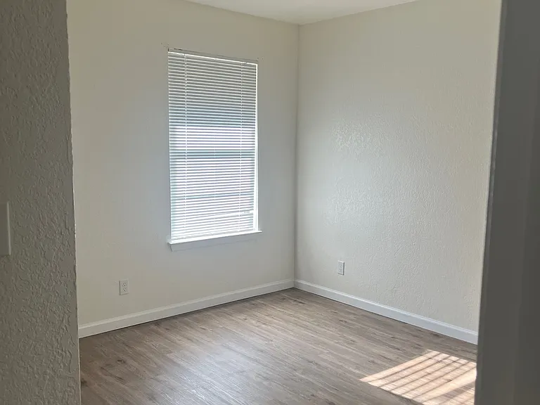 1410 Chapel Creek Rd — Photo 4