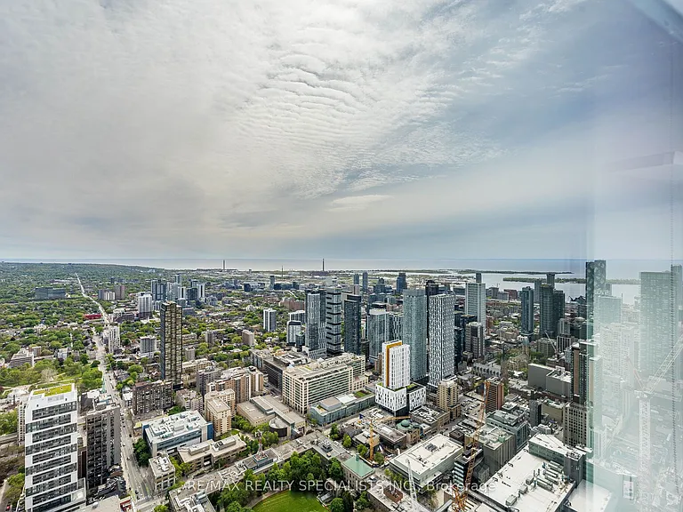 388 Yonge St #7105 — Photo 43