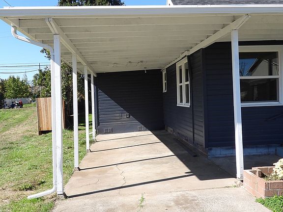 5th image of 715 Deal St