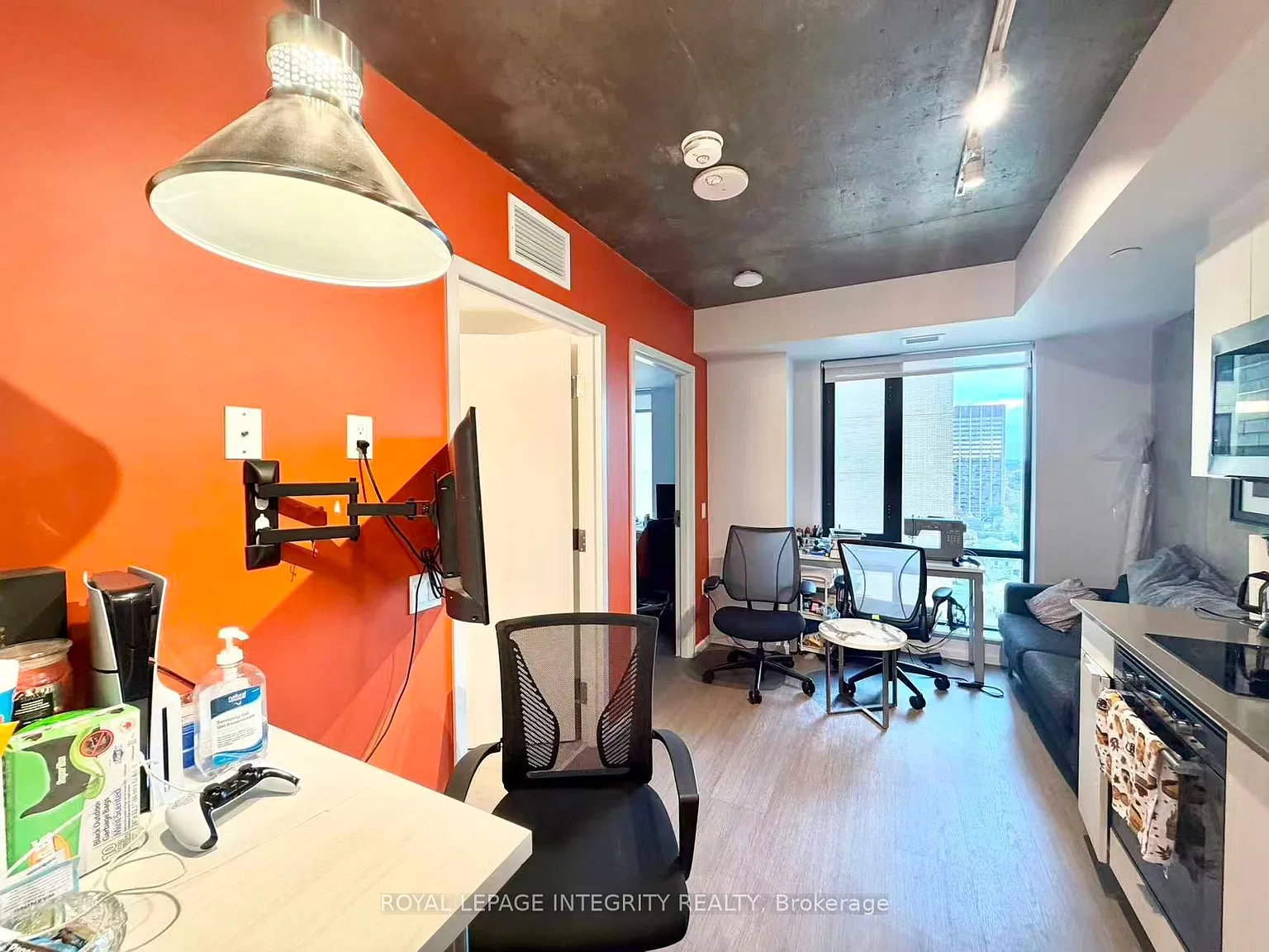 2 bed, $2,100 — Photo 4