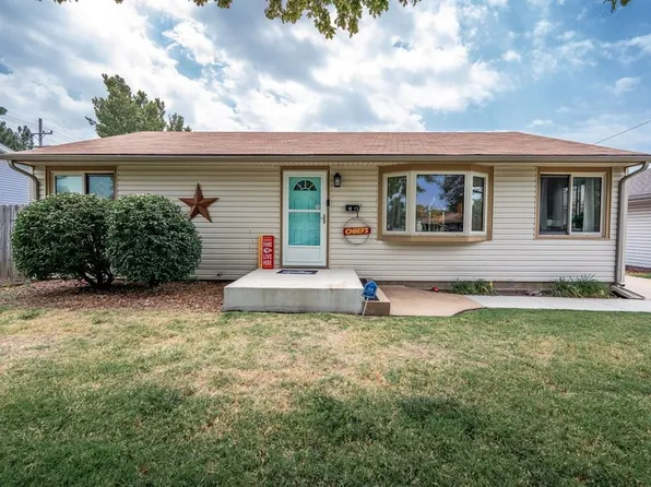1012 McAdams Rd, Salina, KS 67401