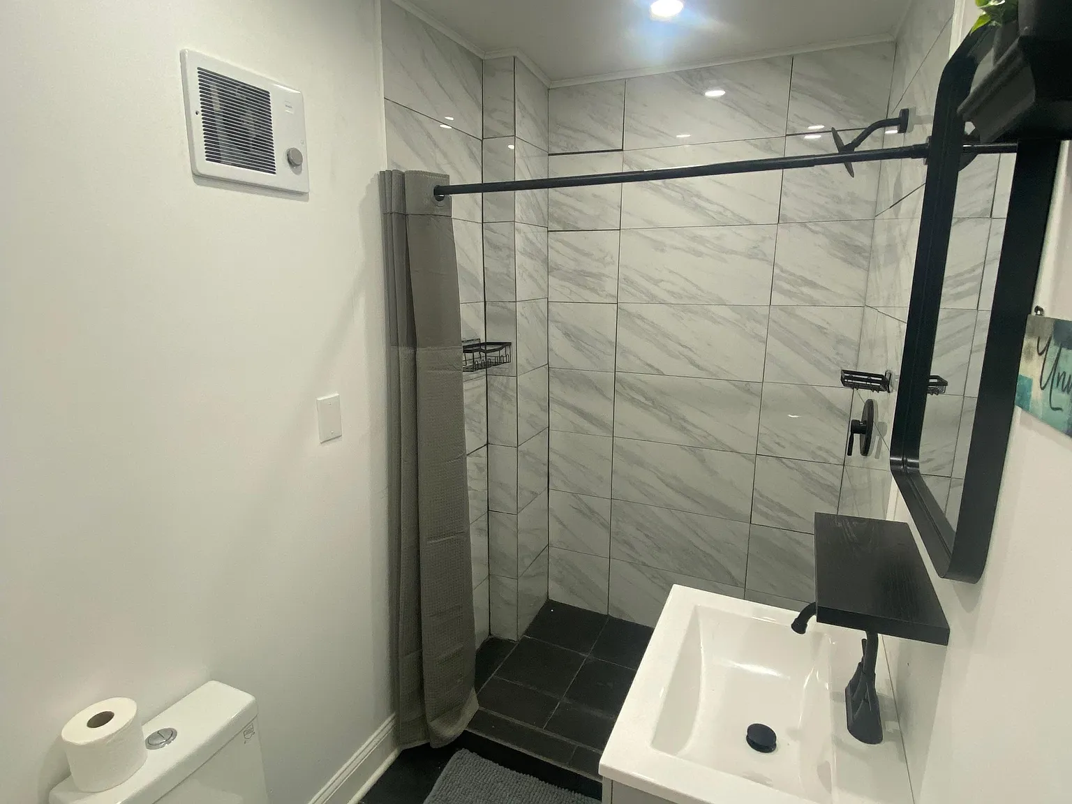 4 bed, 3.0 bath, 1275 sqft, $1,057 — Photo 4