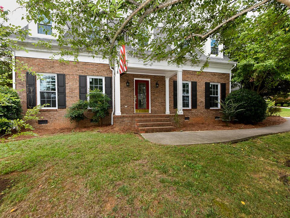 1st image of 712 Lago Cir