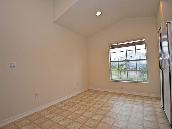 5th image of 18044 Saxony Ln