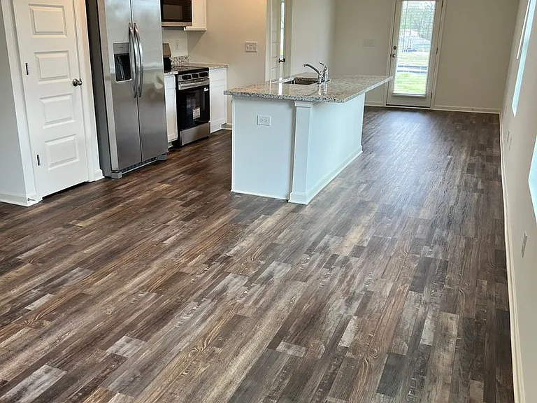 2491 Sky Dr — Photo 2