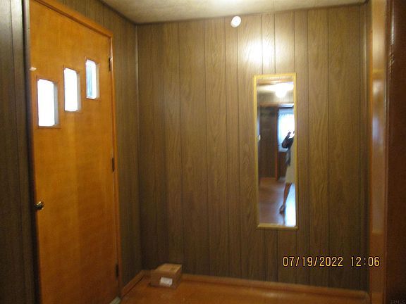 4th image of 521 W Blaine Ave