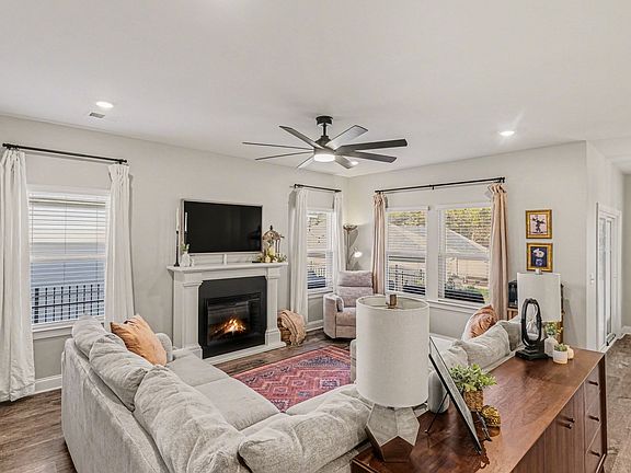 5th image of 1096 Holland Ridge Way