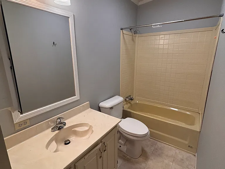 203 E Michigan — Photo 9