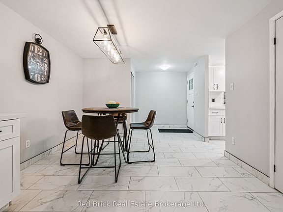 4th image of 65 Glamis Rd #22