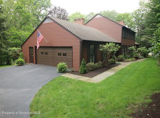 113 Wyndwood Rd, Dalton, PA 18414