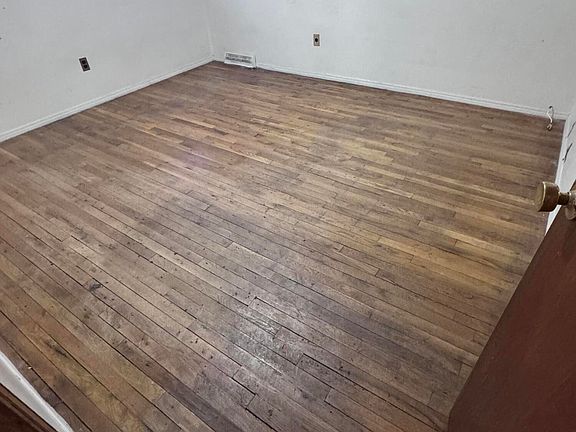 3rd image of 441 Walker St