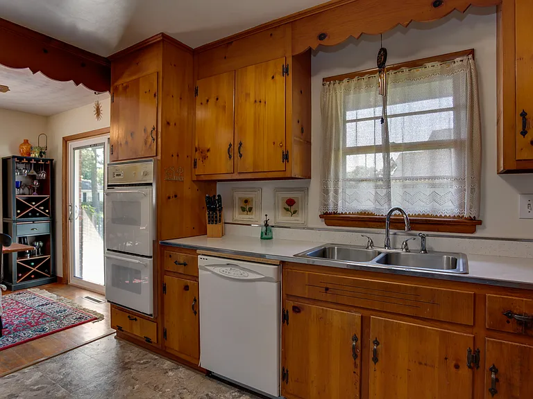101 Lamper Rd — Photo 23