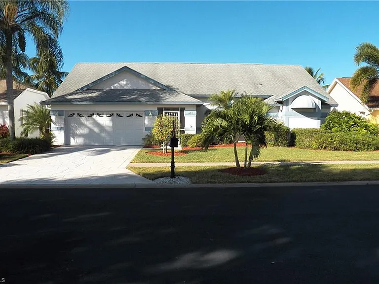 431 Dundee Ct — Photo 3