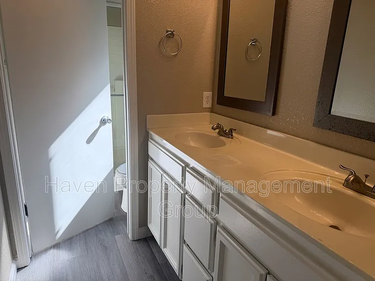 1211 Fruitwood Way — Photo 2