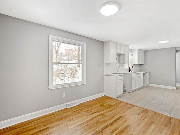 5th image of 115 Sandhurst Rd