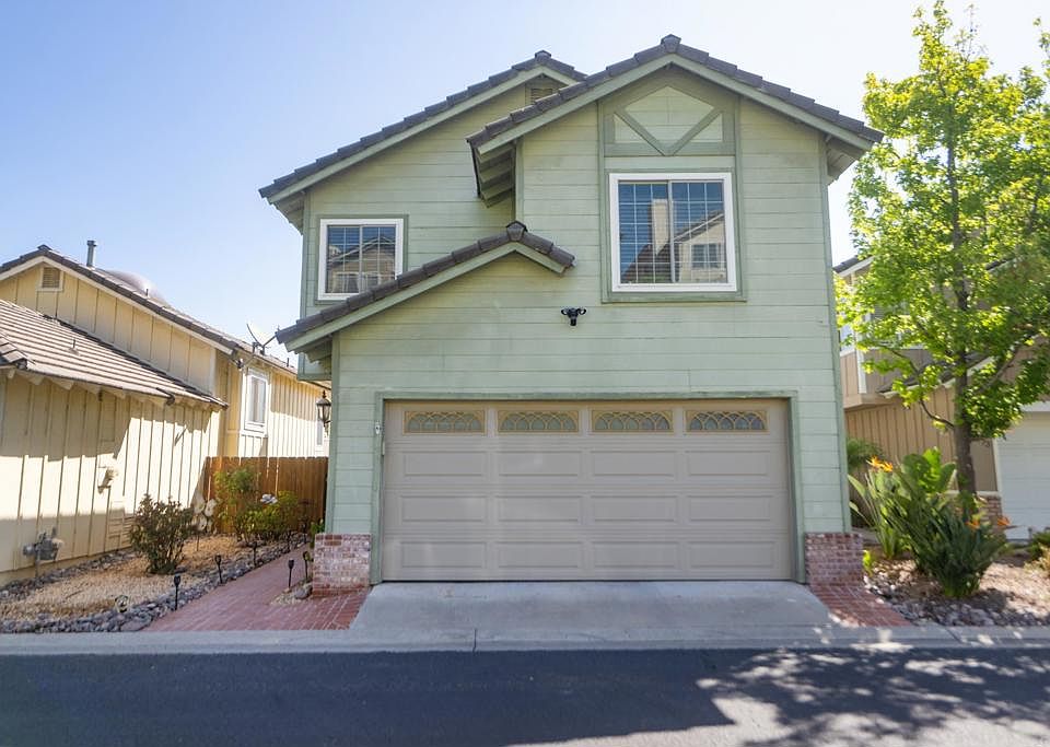 1st image of 2767 Blackbush Ln