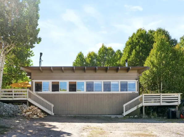3846 Crowley Lake Dr, Crowley Lake, CA 93546