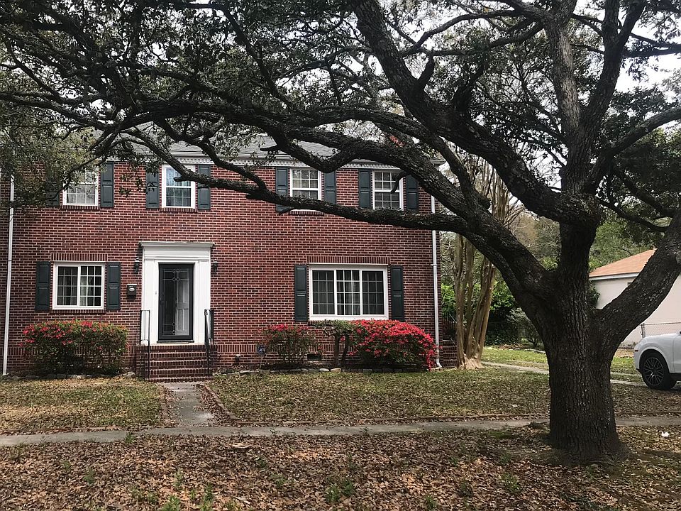 Home currently undergoing major renovations. More photos to come. Until then....please enjoy shots of some of our favorite locations within walking distance to the home.