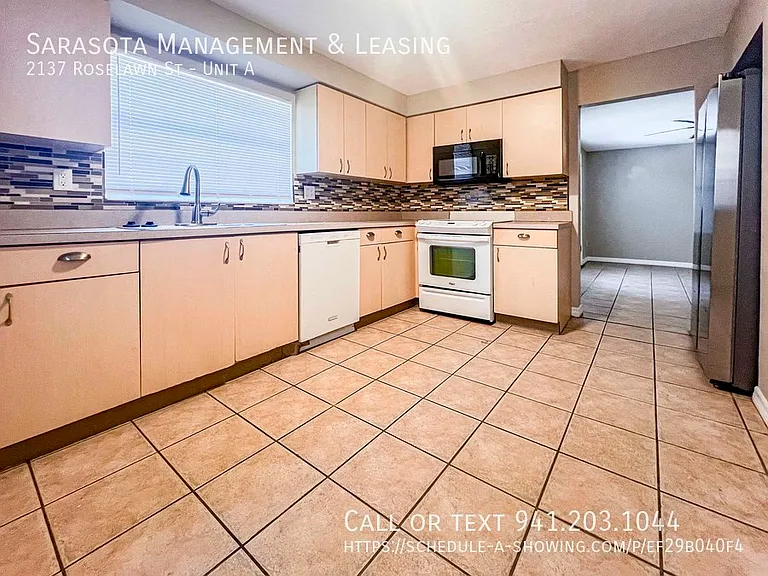 2137 Roselawn St #A — Photo 6