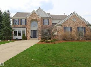 147 Grandview Ct NE, Ada, MI 49301