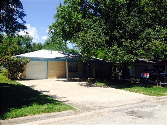 1st image of 904 Temple Cir