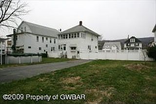 3rd image of 77 Watkins St